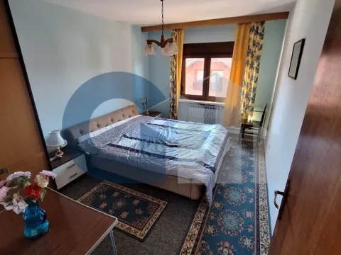 Rent, house, 360m², Centar, Stara Pazova - image 2