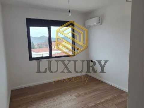 Prodaja, dvosoban stan, 84m², Donja Gorica, Podgorica - image 4