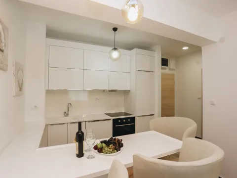 Daily-rent, one bedroom apartment, 36m², Bečići, Budva - image 10