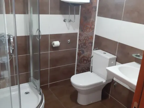 Rent, house, 220m², Stari Aerodrom, Podgorica - image 9