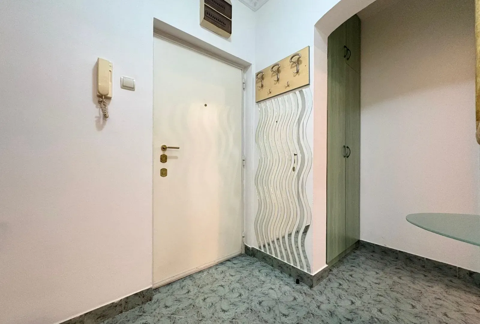 Izdavanje, jednosoban stan, 44m², Preko Morače, Podgorica