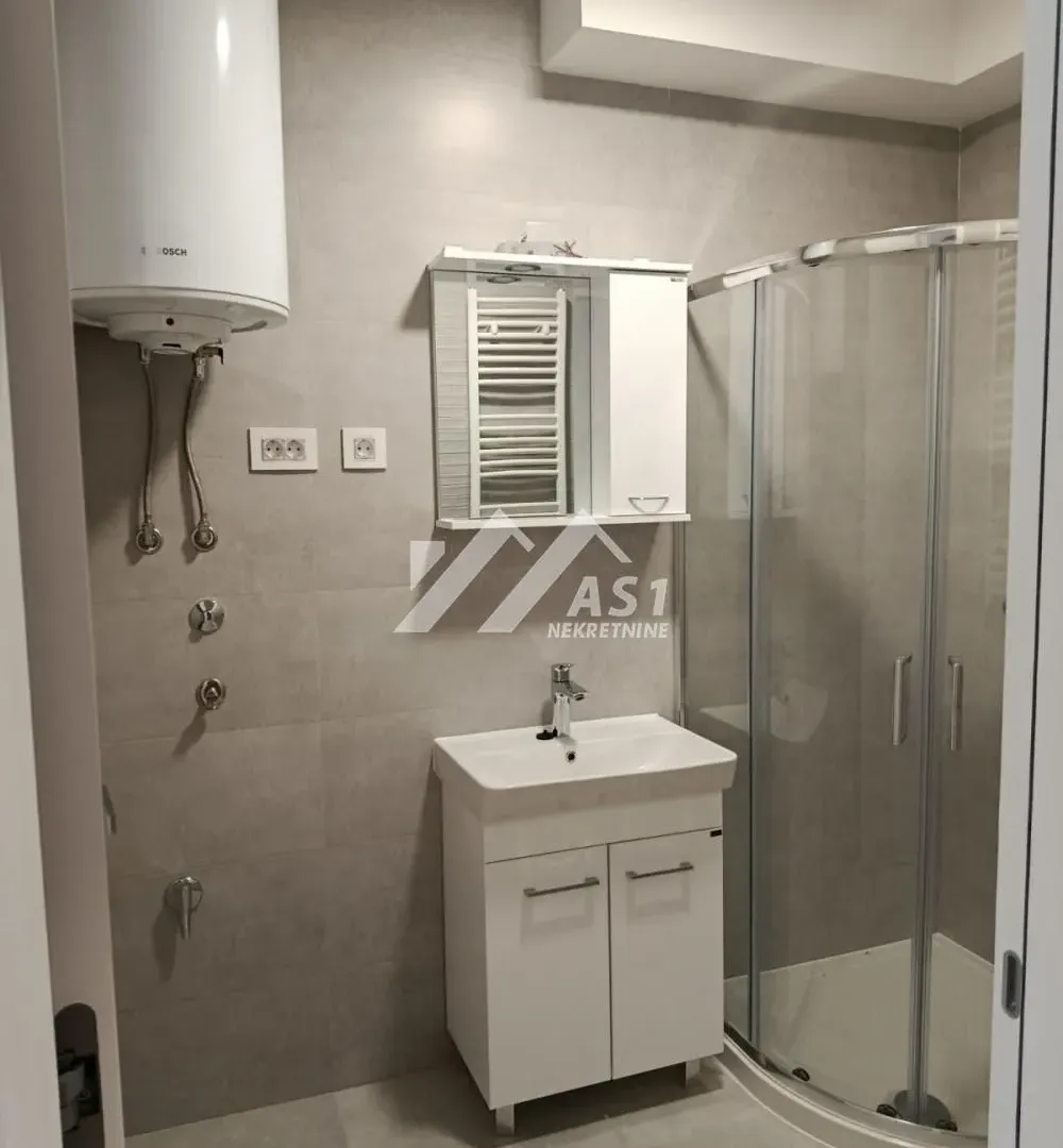 Izdavanje, dvosoban stan, 42m², Adamovićevo Naselje, Novi Sad Sve Podlokacije