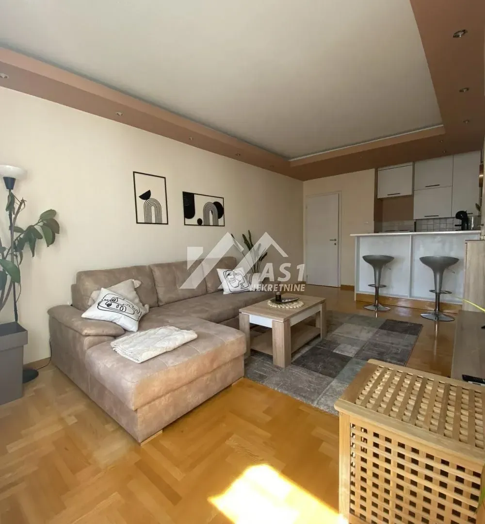 Izdavanje, dvosoban stan, 48m², Sajam, Novi Sad Sve Podlokacije