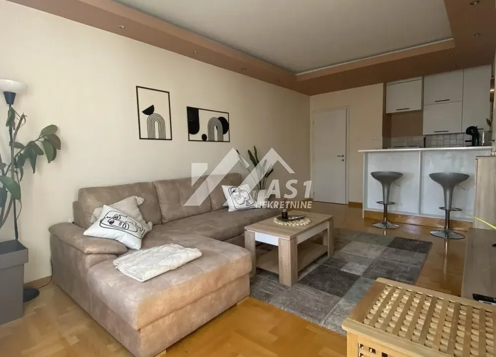Izdavanje, dvosoban stan, 48m², Sajam, Novi Sad Sve Podlokacije