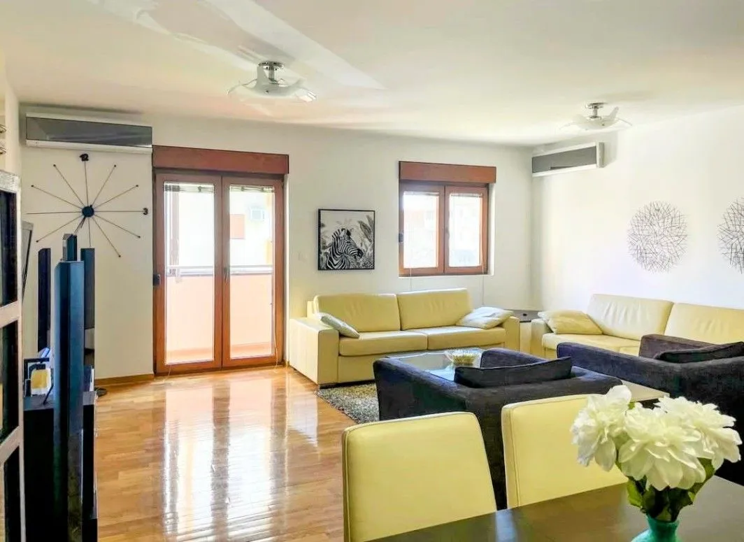 Prodaja, trosoban stan, 105m², Stari Aerodrom, Podgorica