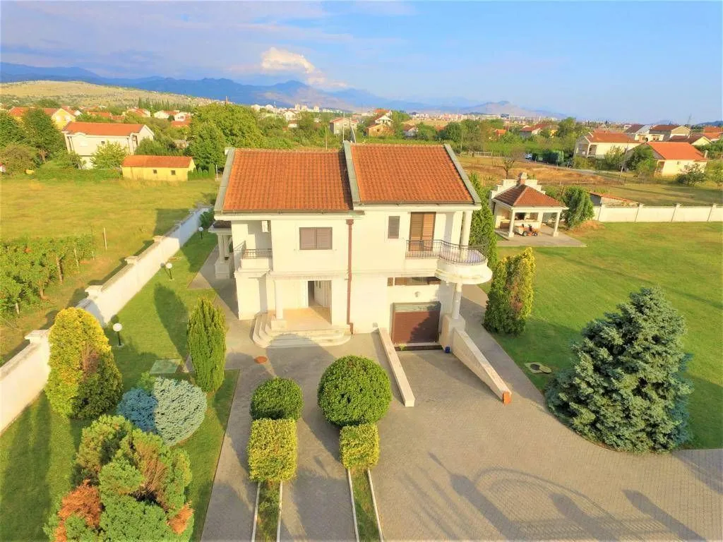 Sale, house, 320m², Podgorica, Crna Gora