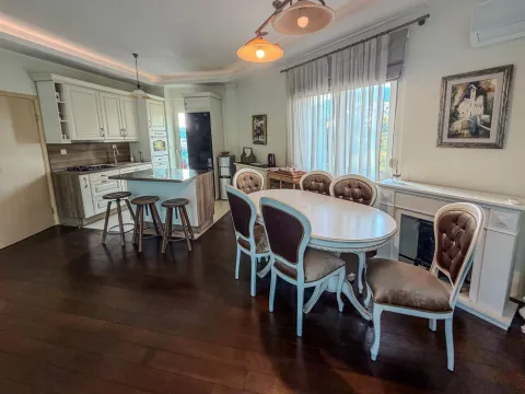 Prodaja, dvosoban stan, 89m², Bečići, Budva - image 7