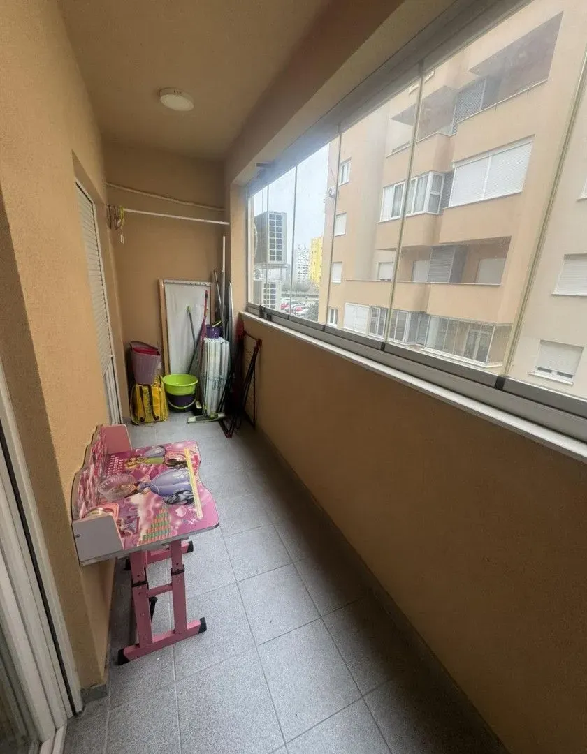 Izdavanje, dvosoban stan, 70m², Tuški Put, Podgorica