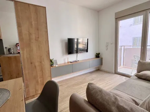 Prodaja, garsonjera, 21m², Bečići, Budva - image 8