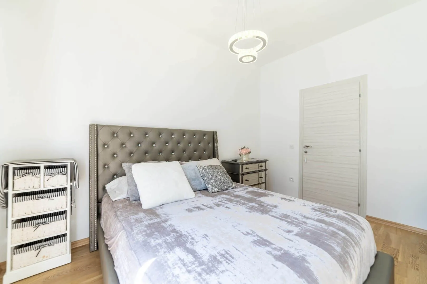 Prodaja, trosoban stan, 120m², Tivat, Crna Gora