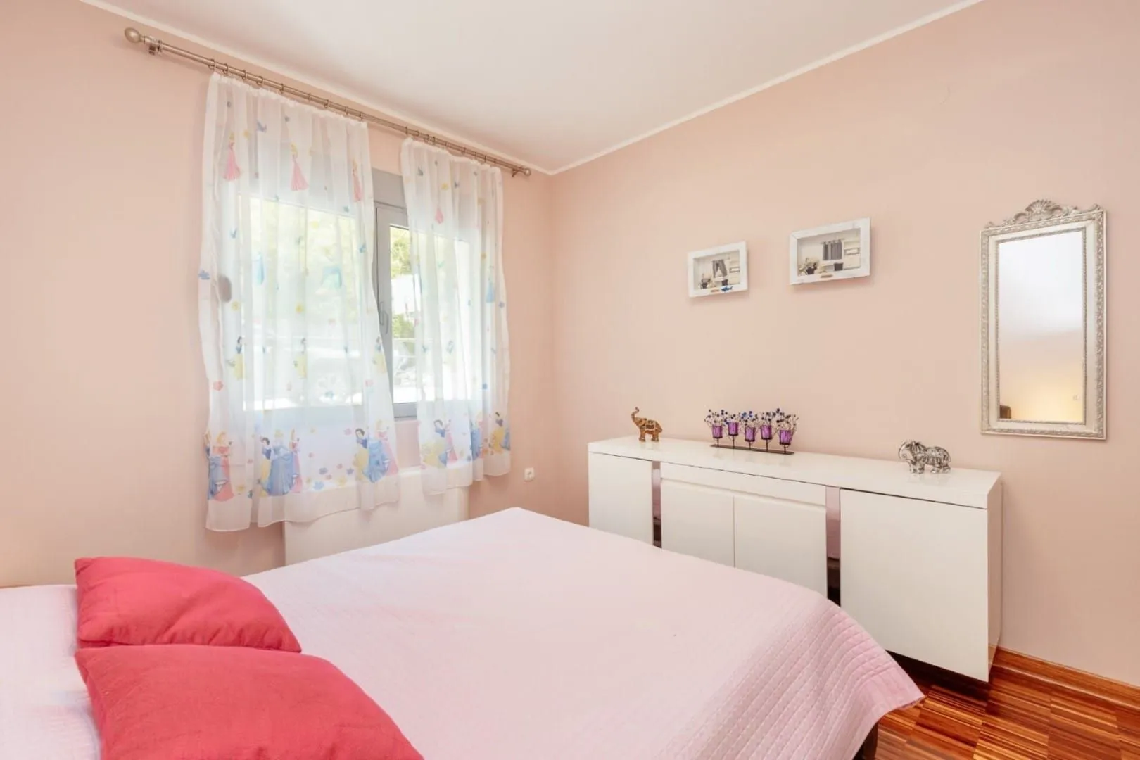 Prodaja, dvosoban stan, 100m², Stoliv, Kotor