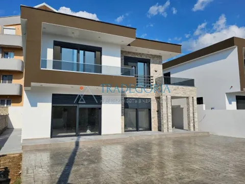 Prodaja, kuća, 186m², Bar, Crna Gora