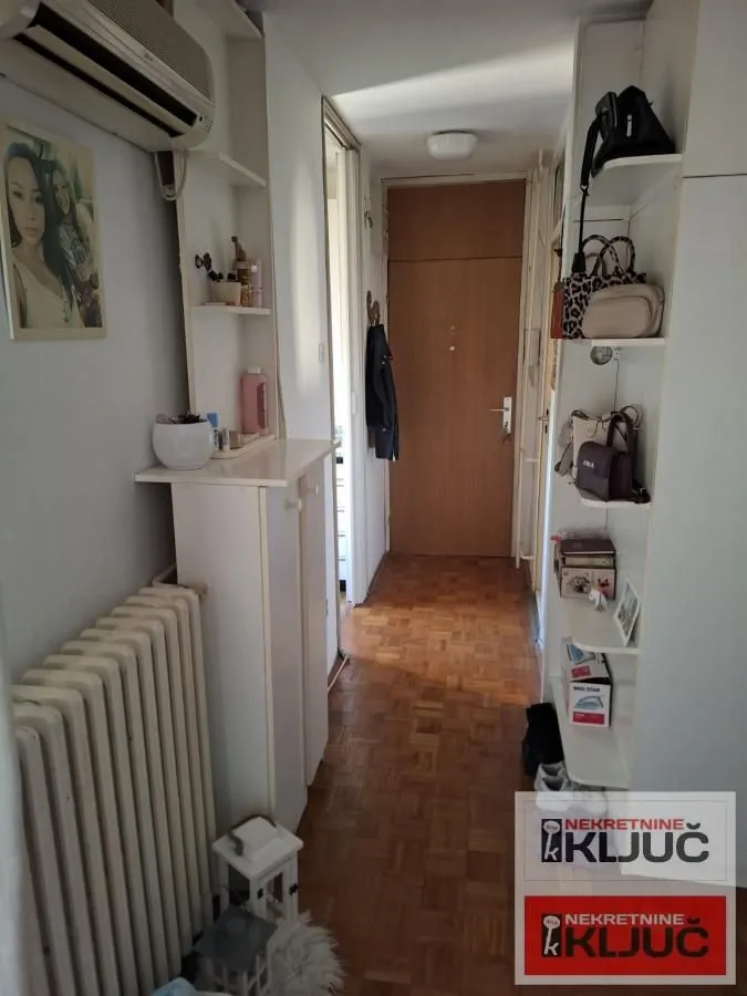 Izdavanje, garsonjera, 29m², Betanija, Novi Sad Sve Podlokacije