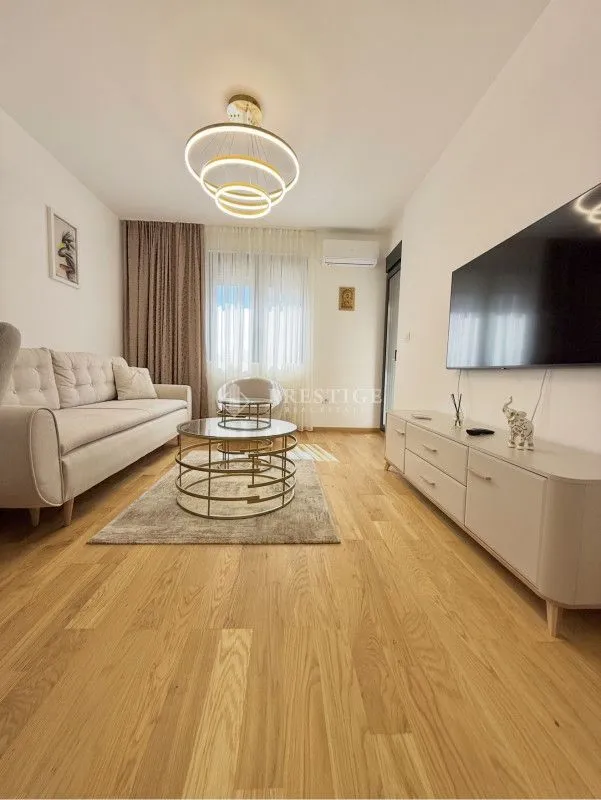 Izdavanje, jednosoban stan, 50m², City Kvart, Podgorica