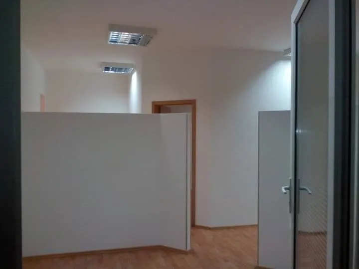 Izdavanje, poslovni prostor, 60m², Stara Varoš, Podgorica