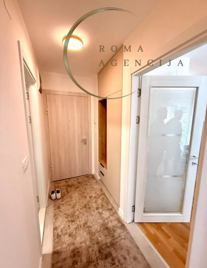 Izdavanje, jednosoban stan, 40m², Pobrežje, Podgorica