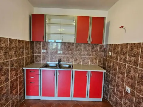 Prodaja, jednosoban stan, 45m², Stari Aerodrom, Podgorica - image 8