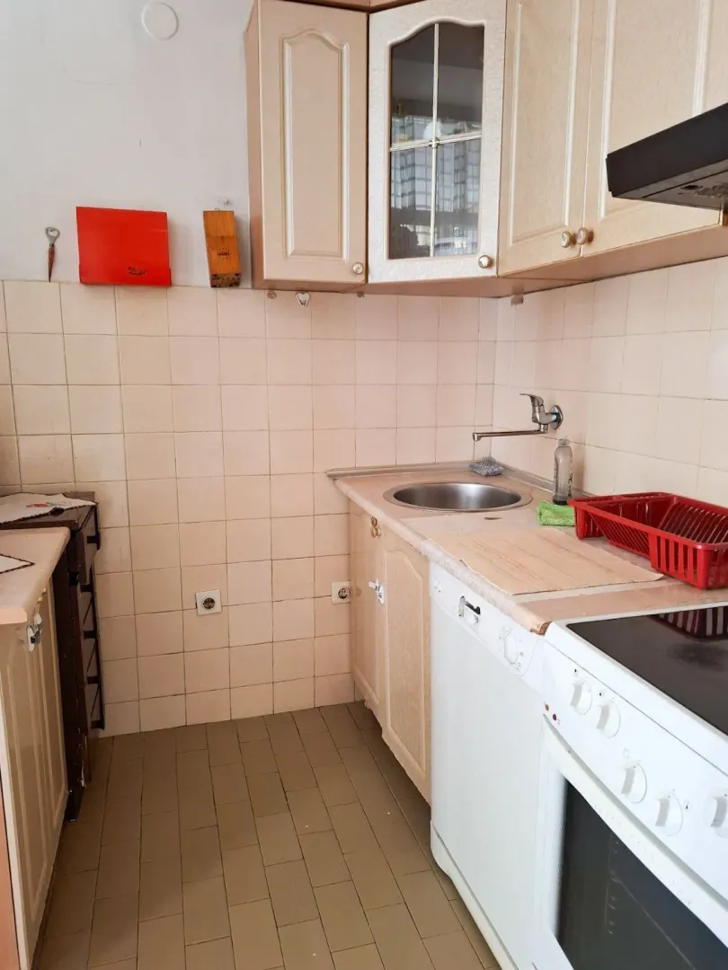 Izdavanje, dvosoban stan, 85m², Blok 5, Podgorica