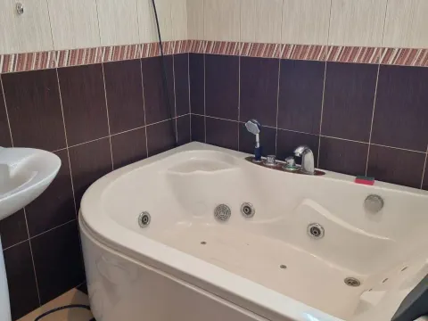 Sale, three bedroom apartment, 90m², Petrovac, Budva - image 7