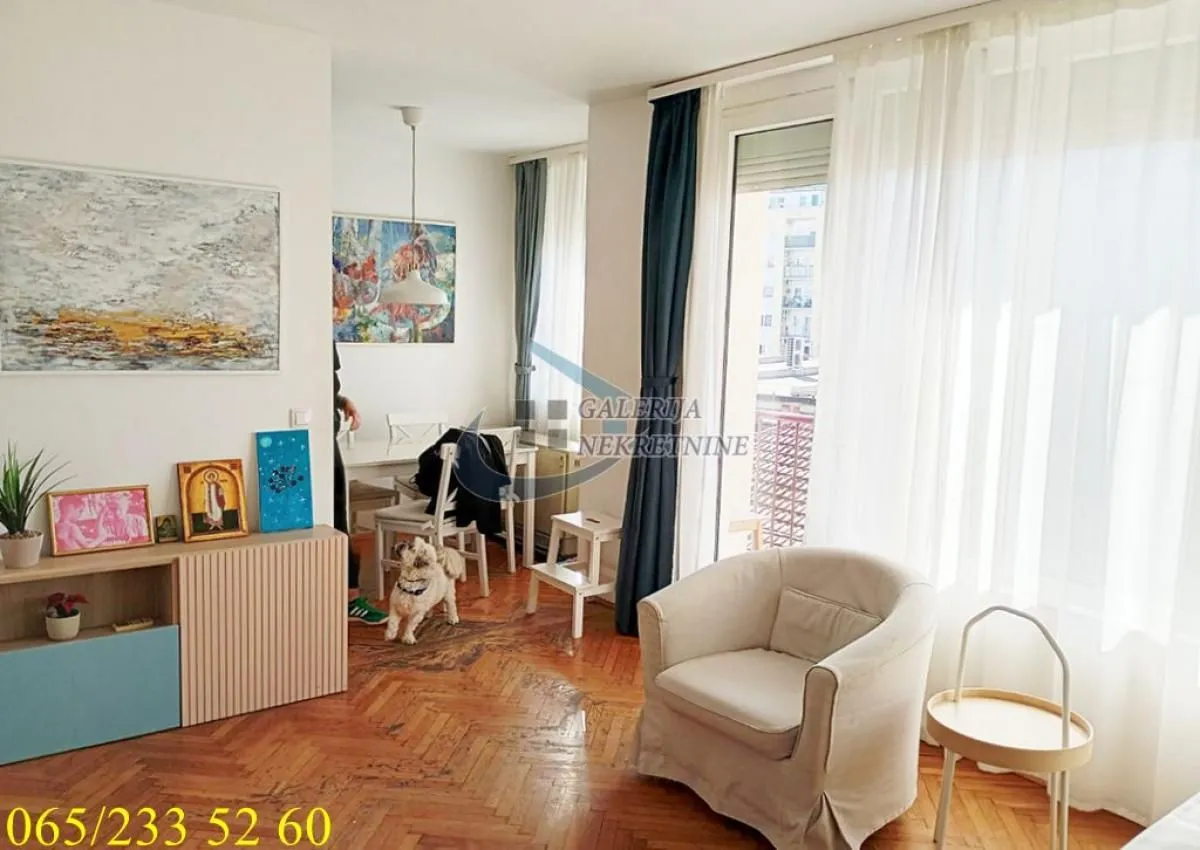 Prodaja, trosoban stan, 69m², Vračar Sve Podlokacije, Beograd