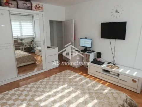 Izdavanje, trosoban stan, 75m², Banovo Brdo, Beograd - image 11