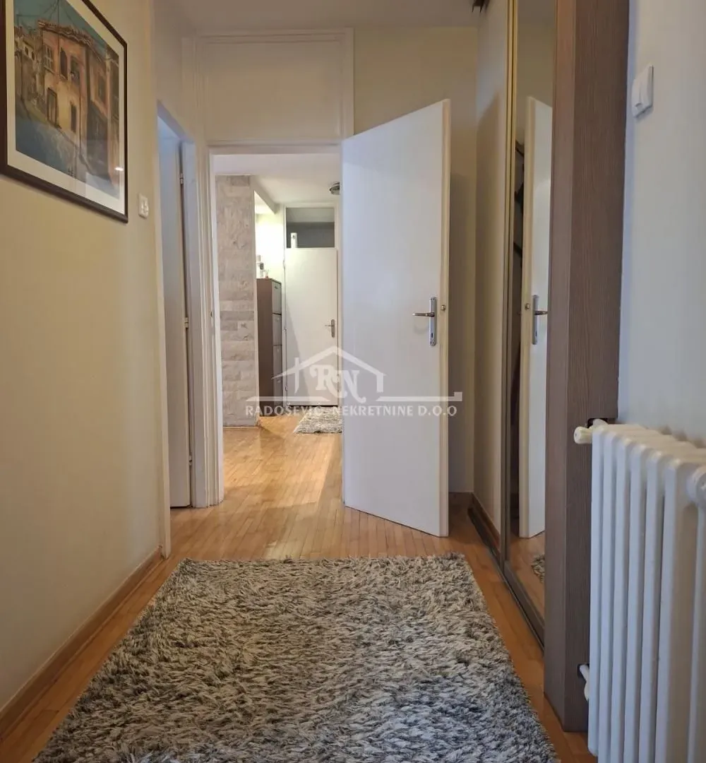 Prodaja, trosoban stan, 77m², Banjica, Voždovac Sve Podlokacije