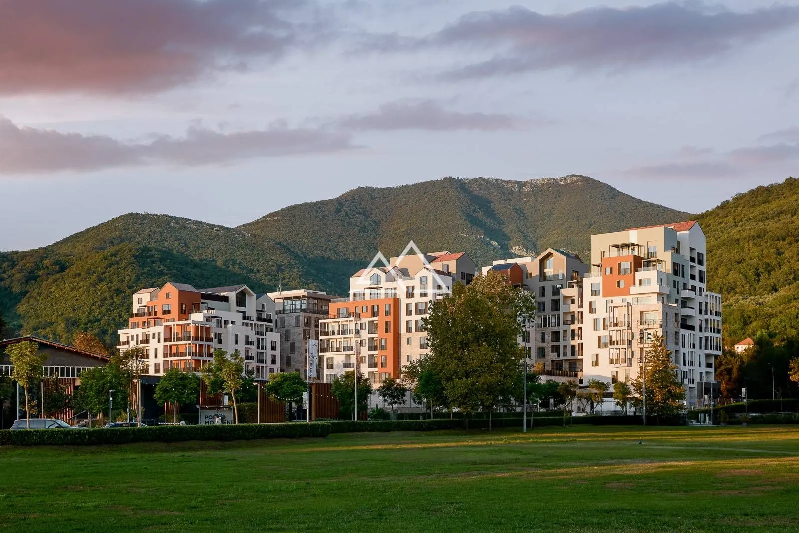 Prodaja, dvosoban stan, 91m², Tivat, Crna Gora
