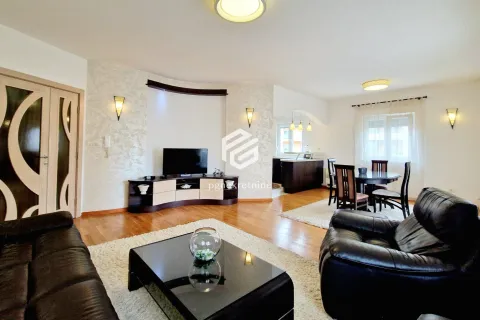 Izdavanje, trosoban stan, 120m², City Kvart, Podgorica - image 3