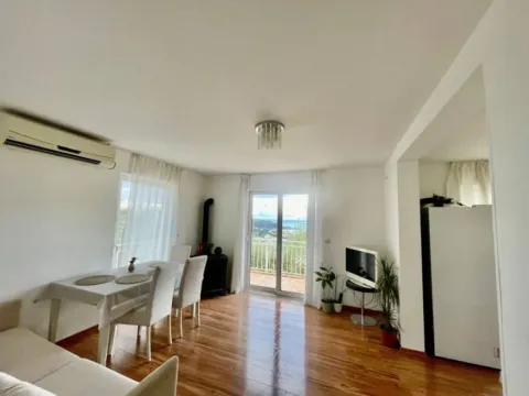 Rent, three bedroom apartment, 120m², Bečići, Budva - image 10