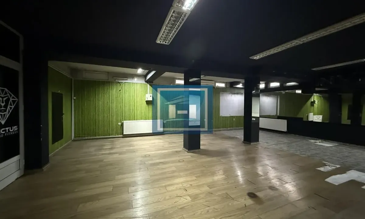 Izdavanje, poslovni prostor, 165m², Jagodina, Srbija