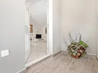 Izdavanje, kuća, 110m², Tivat, Crna Gora - image 8