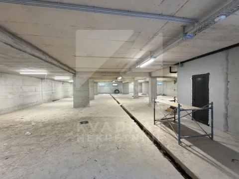 Rent, office space, 1100m², Donja Gorica, Podgorica - image 11