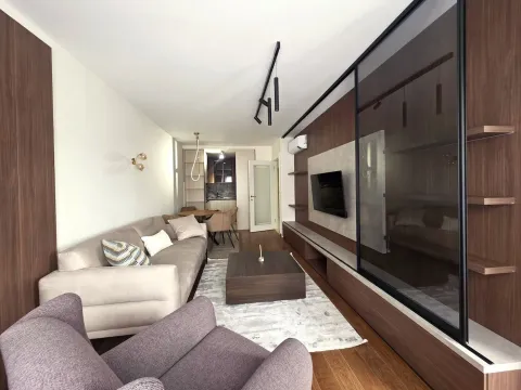 Stan in Tološka šuma