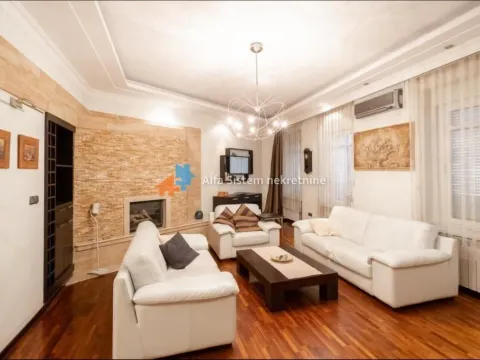 Rent, four bedroom apartment, 140m², Stari Grad, Beograd - image 1