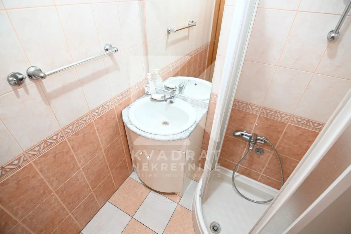 Rent, house, 400m², Zlatica, Podgorica