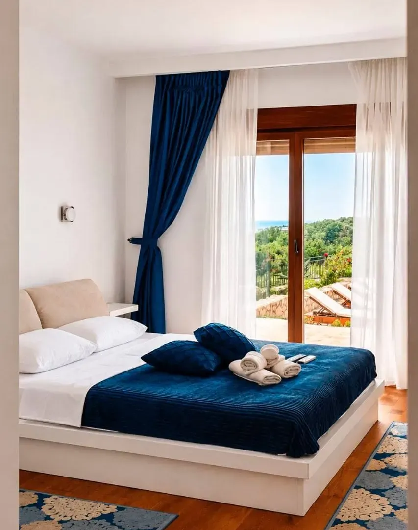 Izdavanje, četvorosoban stan, 240m², Krimovica, Kotor