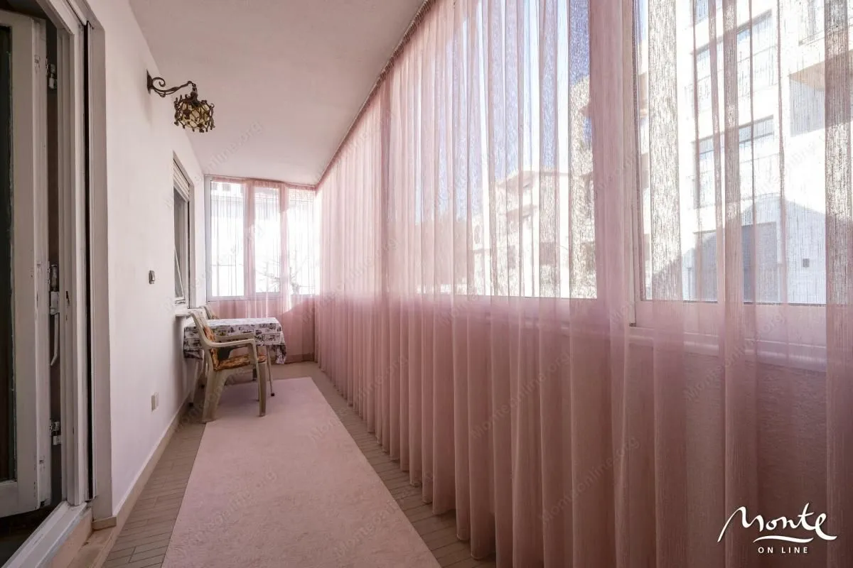 Prodaja, dvosoban stan, 110m², Centar, Tivat