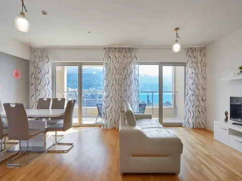 Prodaja, dvosoban stan, 98m², Budva, Crna Gora - image 1