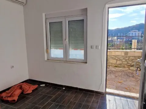 Prodaja, jednosoban stan, 35m², Ulcinj, Crna Gora - image 8