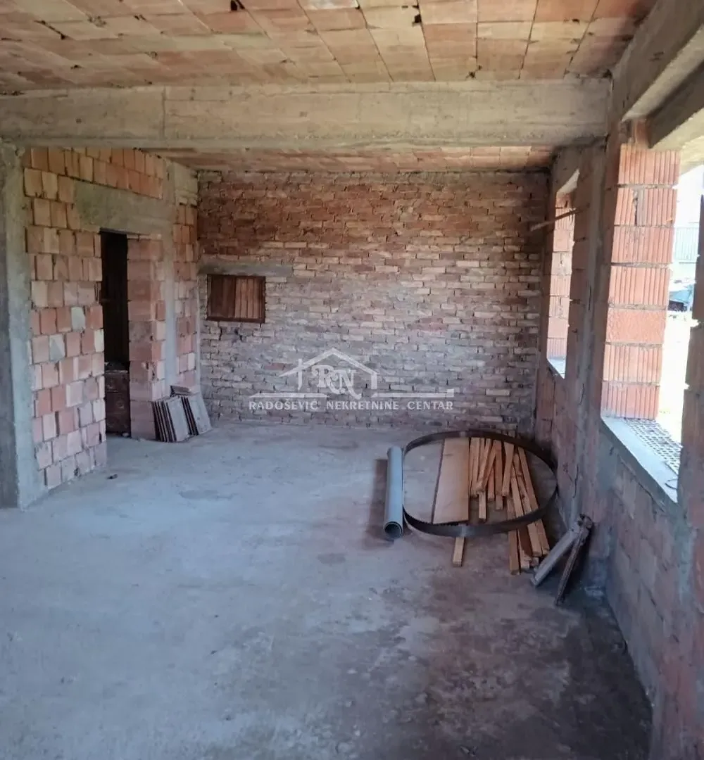 Sale, house, 607m², Lisović, Barajevo