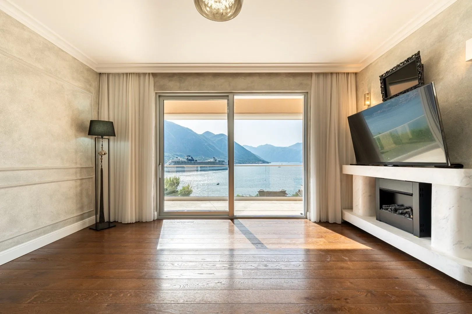 Prodaja, dvosoban stan, 168m², Dobrota, Kotor