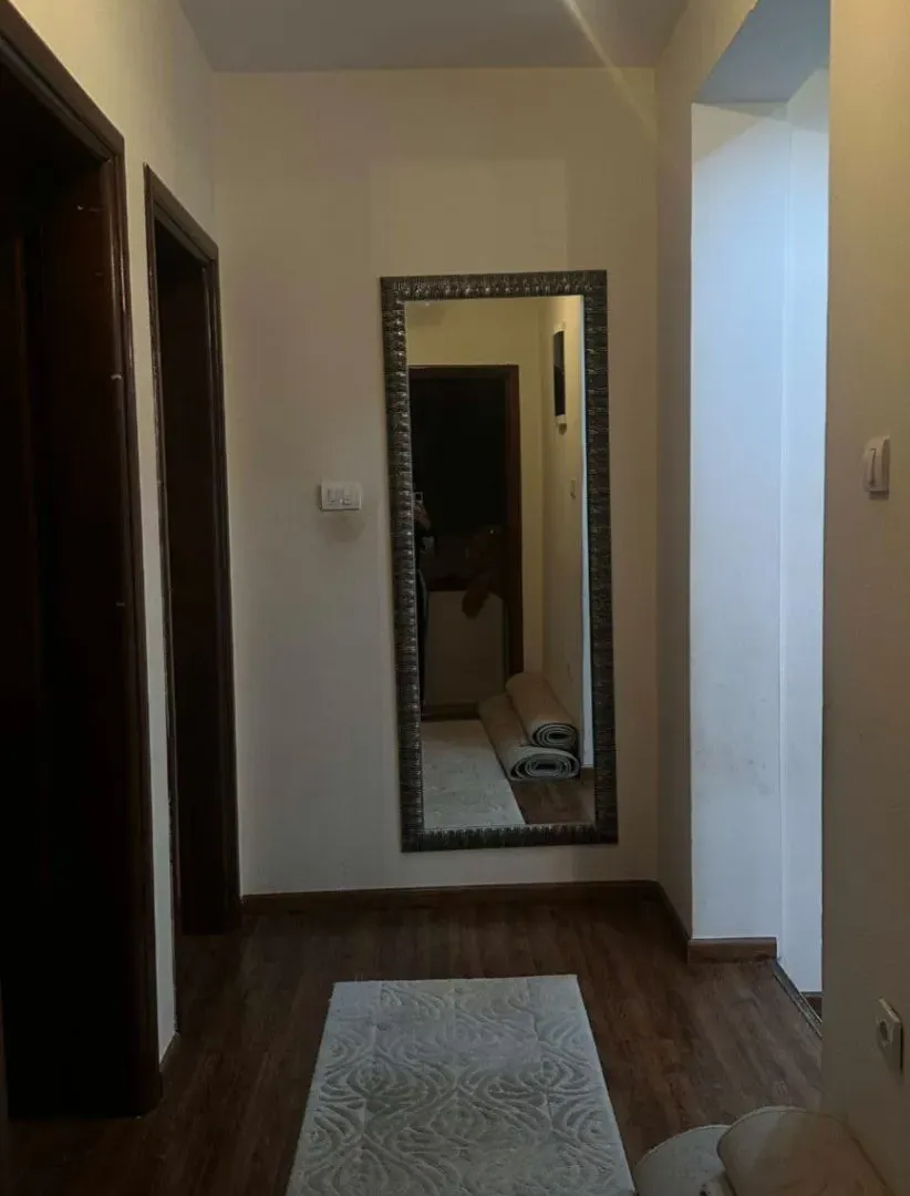 Izdavanje, dvosoban stan, 75m², Konik, Podgorica
