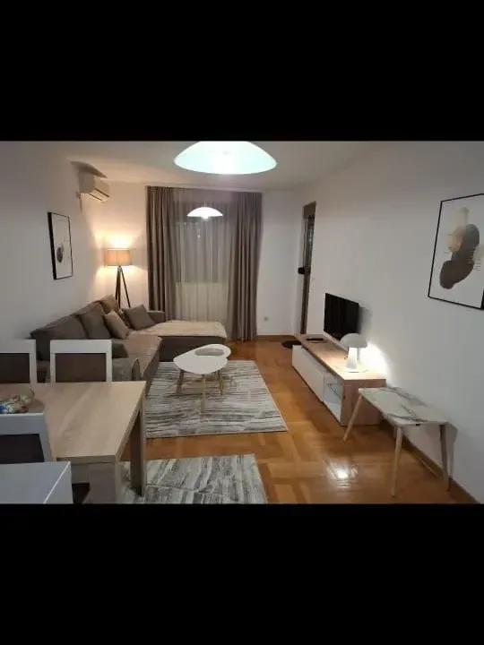 Izdavanje, jednosoban stan, 45m², Stari Aerodrom, Podgorica