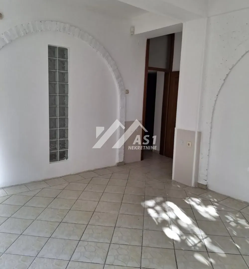 Rent, office space, 160m², Grbavica, Novi Sad Sve Podlokacije