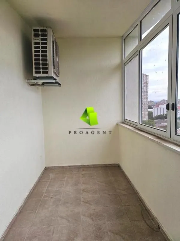 Rent, office space, 240m², Medijana, Niš