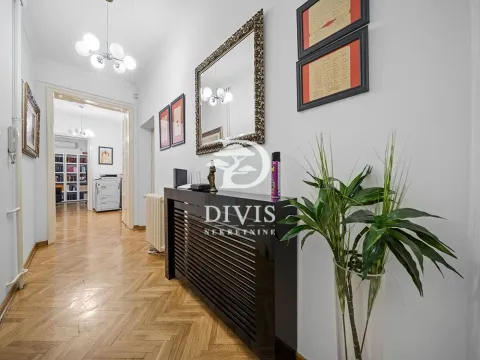 Sale, house, 237m², Vračar Sve Podlokacije, Beograd - image 5