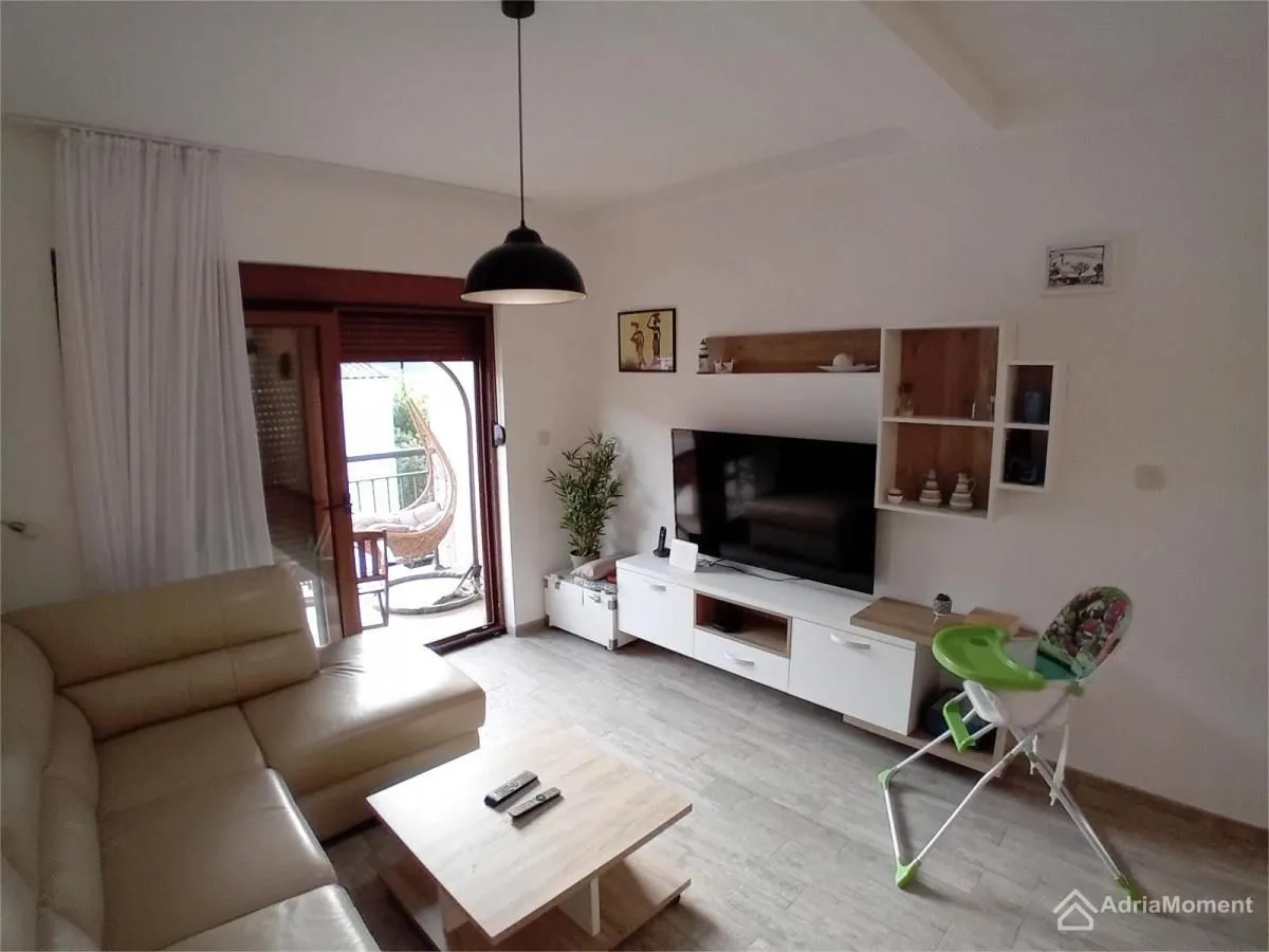 Prodaja, dvosoban stan, 72m², Dobrota, Kotor