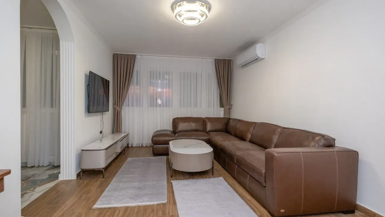 Izdavanje, stan, 100m², Podgorica, Crna Gora