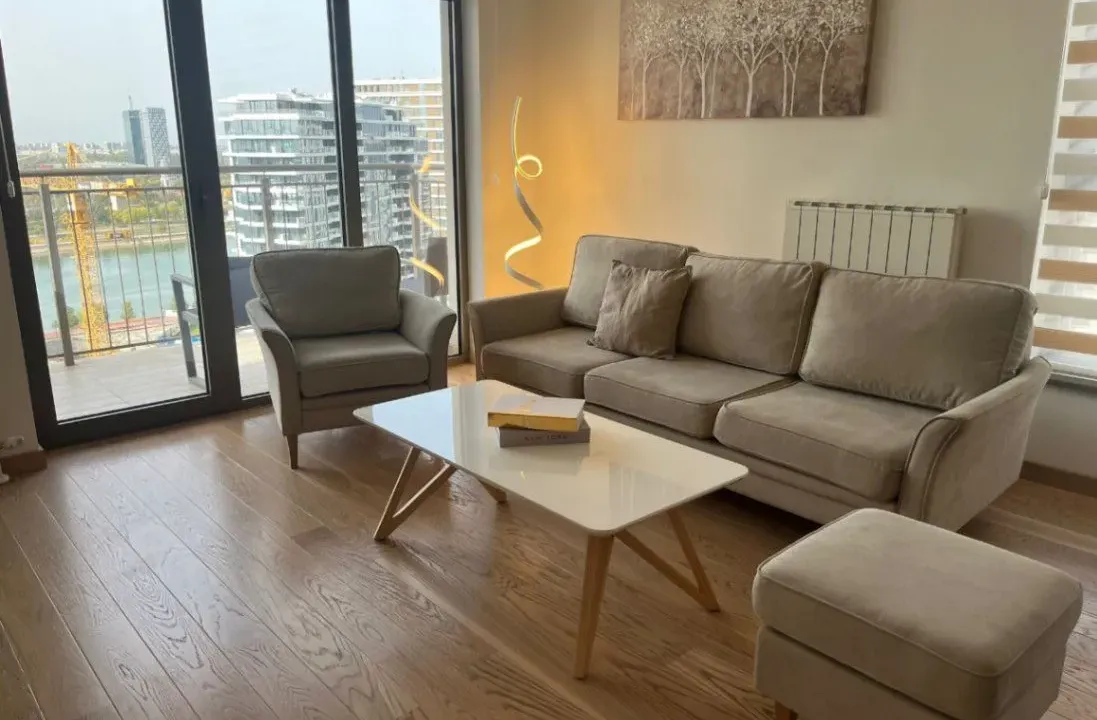 Izdavanje, trosoban stan, 90m², Beograd Na Vodi, Beograd