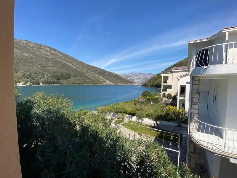 Prodaja, kuća, 200m², Tivat, Crna Gora